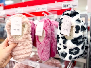auden-faux-fur-slippers-target1