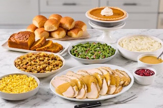 thanksgiving-dinner-bundles-meal-kit-bob-evans-official-media.jpg
