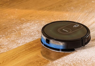 robotic vacuum cleaning wood floor