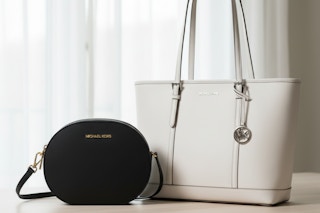extra 15% off bags at Michael Kors Outlet