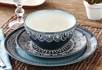 blue and white dinnerware sets