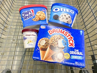 Haagen Dazs, OREO, CHIPS AHOY!, and Drumstick products in Walmart shopping cart
