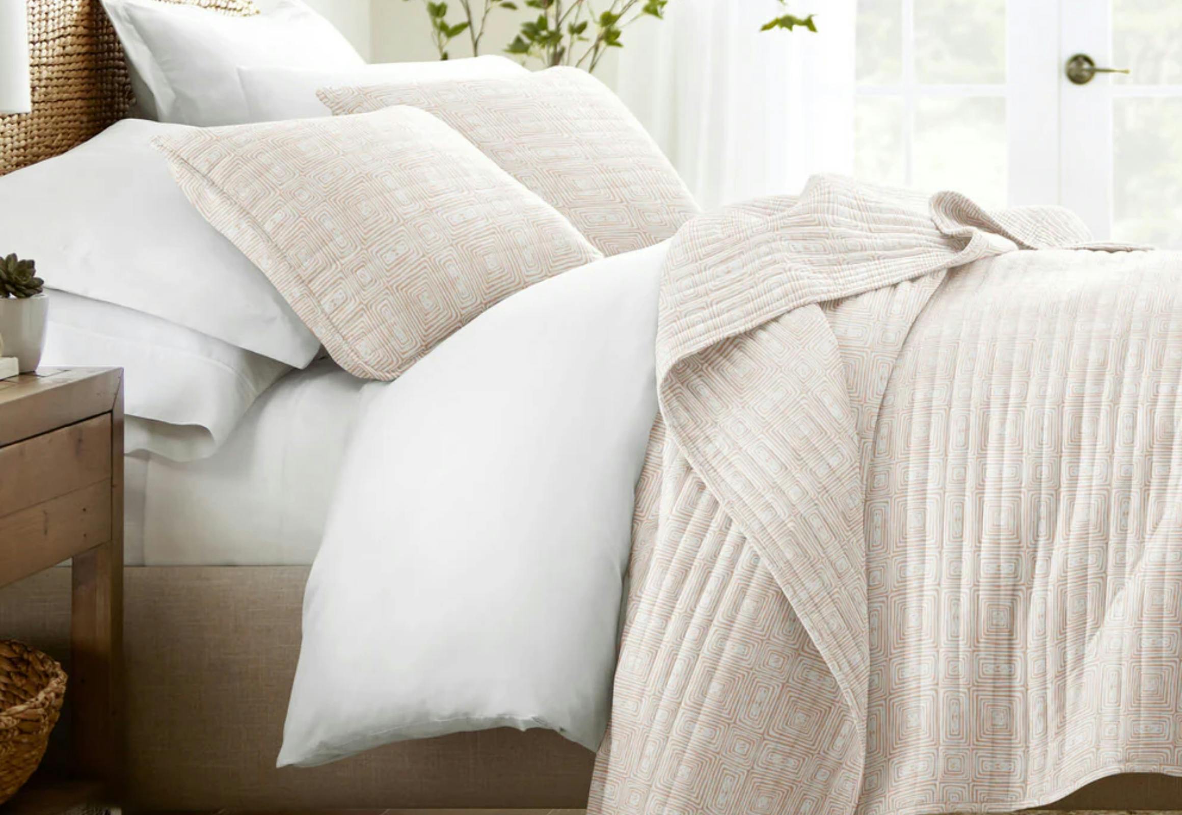 Linens & Hutch Quilt Set