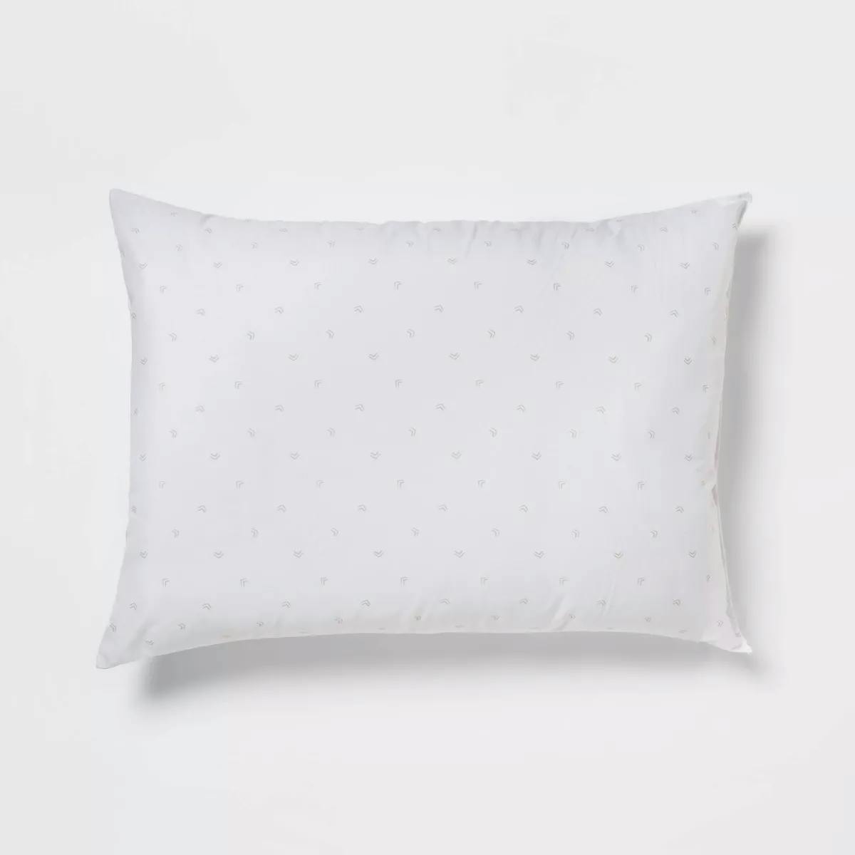 Room Essentials Bed Pillow