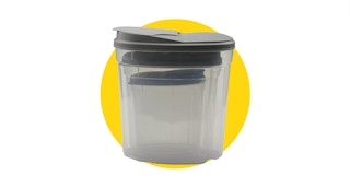 food storage set with pourable lids
