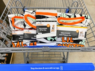 walmart way to celebrate halloween family pajamas 2022 4 1660664049 1660664049