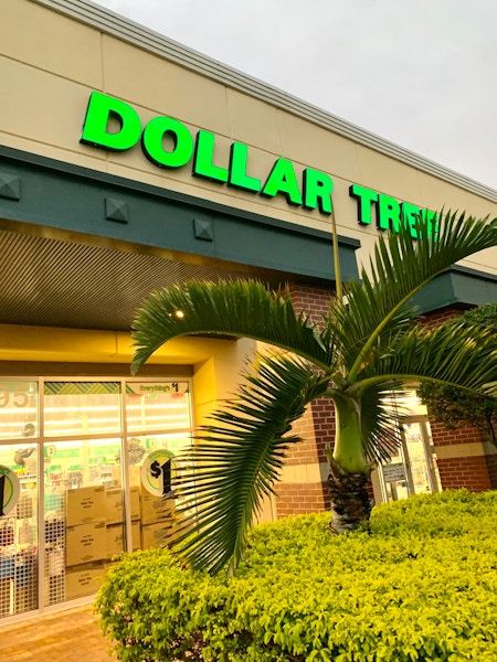 dollar-tree-outside-2021-vertical