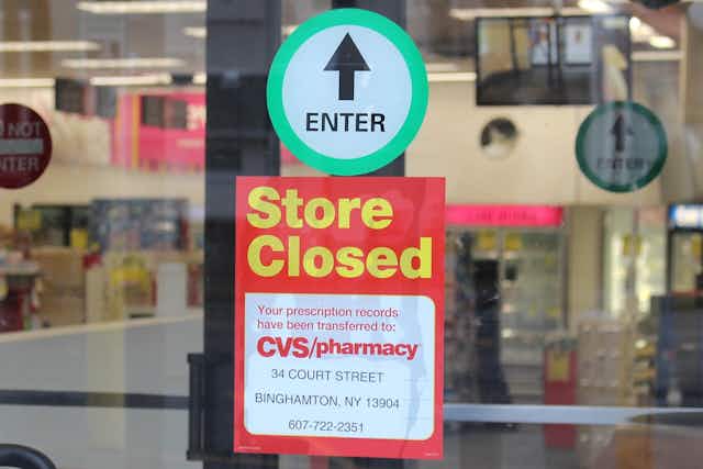 CVS Closing 900 Stores by the End of 2024 card image