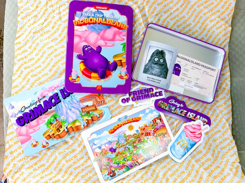 mcdonalds-mcdonaldland-adult-happy-meal-nostalgia-collectible-tin-kcl-1