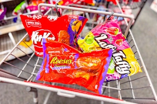 kit kat, reeses, and laffy taffy candy bags in a cart
