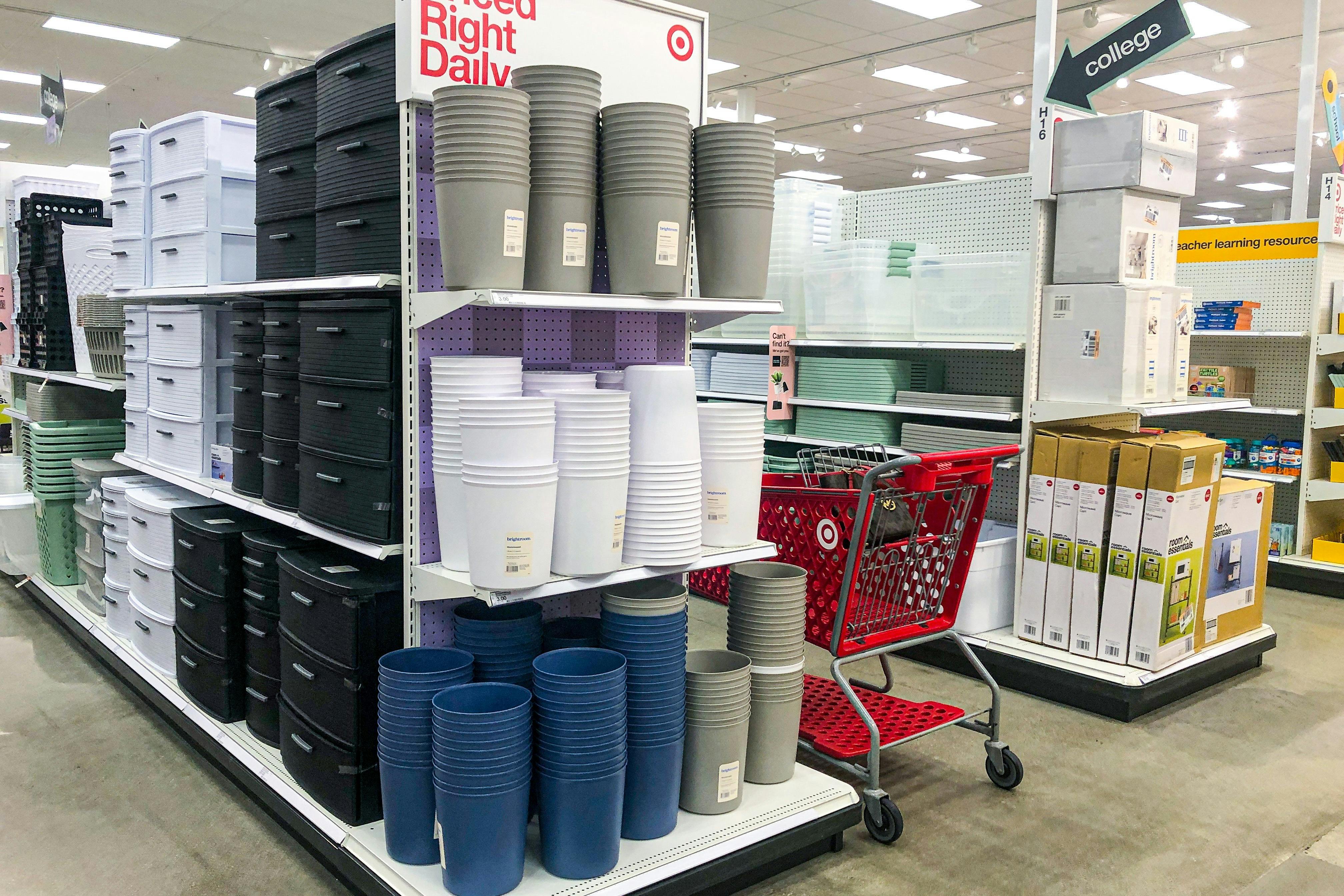 target kitchen garbage cans        
        <figure class=