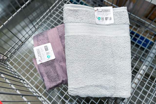 Score Bath Towels for $4.99 at Costco (Reg. $6.99) card image