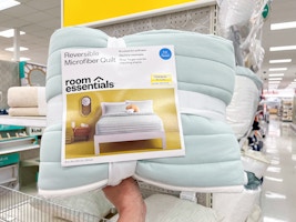 Room Essentials Quilt