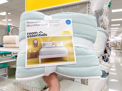 Room Essentials Quilt