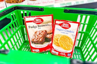 betty crocker brownie and cookie mixes in green shopping basket
