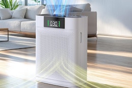 This $140 Large Room Air Purifier Is Now Only $45 on Amazon card image