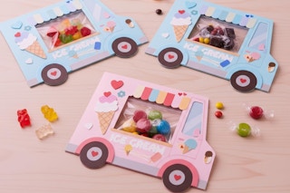 Valentines Day Cards with Treat Bags