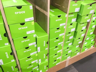 crocs orb shoes box 1 1683769472 1683769472