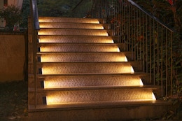 Solar Outdoor Step Lights 6-Pack, Just $26.39 on Amazon card image