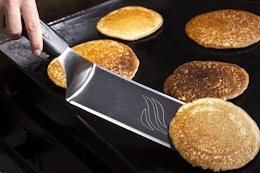 Blackstone Extra-Long Griddle Spatula 2-Pack, $9.59 on Amazon card image