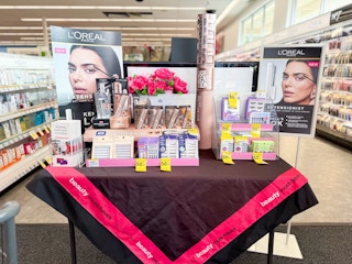 walgreens-maybelline-sky-high-mascara-beauty-counter-display-kcl-1473