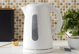 1.7-Liter Electric Kettle, Now $11 at Walmart (Reg. $16) card image