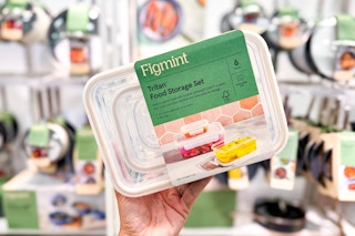 hand holding the Figment clear food storage set with 6 pieces