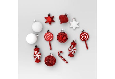 Wondershop Ornament Set