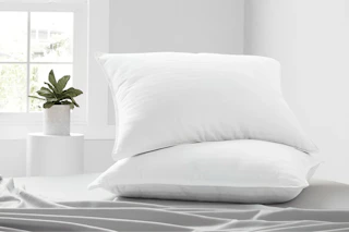 linens-hutch-pillows