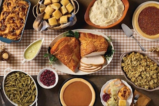 thanksgiving-dinner-bundles-meal-kit-cracker-barrel-official-media