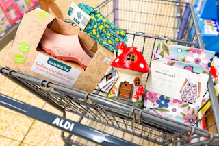 aldi garden group in shopping cart