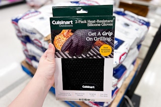 hand holding a pair of cuisinart heat resistant gloves at target