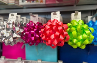 hallmark bows cheap sale deal coupon cvs em dec 2021 1638814915 1638814915