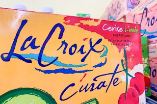 la croix curante cerry lime sparkling water close up