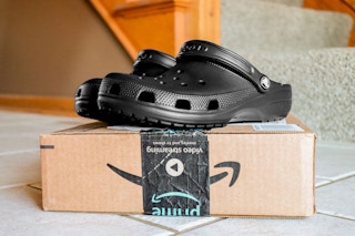 crocs on amazon box