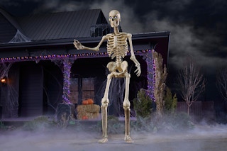 home-depot-skelly-giant-skeleton-halloween-decor