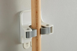 Command Broom and Mop Gripper