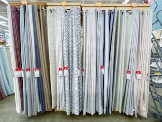 bed-bath-and-beyond-curtain-area-2021-4