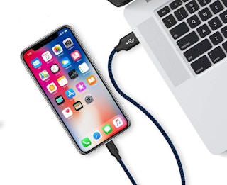 amazon lightning cable 01 1626615140 1626615140