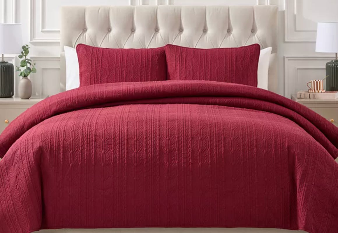 Seventh Studio Quilt Set