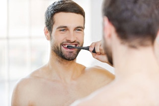 amazon aquasonic toothbrush2 1637786469 1637786470