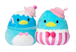 costco tuxedo sam hello kitty squishmallow jan 2023 1674740803 1674740804