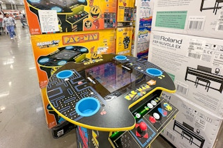 costco-pac-man-arcade-table
