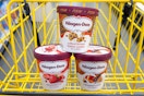 haagen-dazs ice creams in a yellow shopping cart