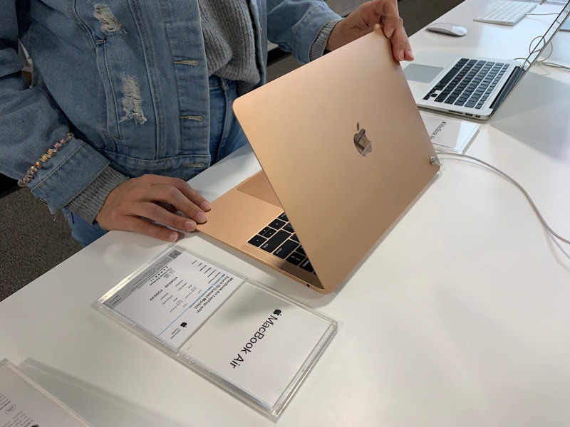 20191022_best_buy_black_friday_apple_macbook_air_007