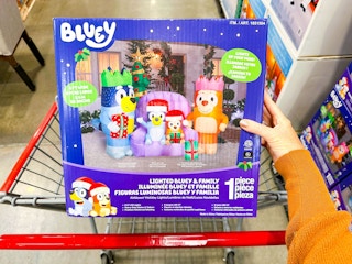 costco-bluey-christmas-inflatable-4