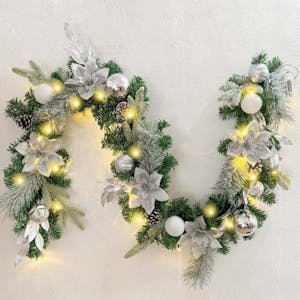 Pre-Lit Christmas Garland