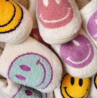 jane-happy-face-smiley-slippers-nov-2022