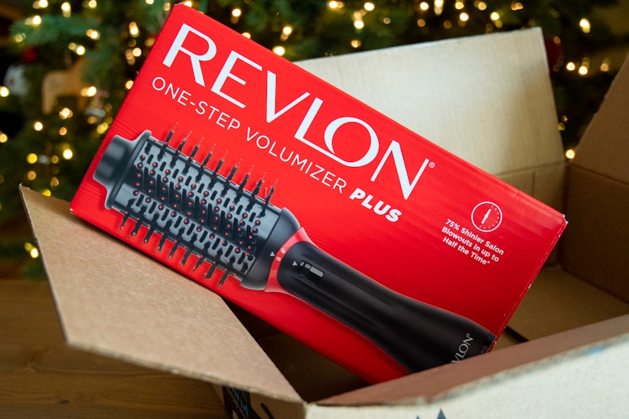 revlon-one-step-volumizer-plus-blow-dryer-hot-air-brush-black-friday-amazon-sale-2022-19