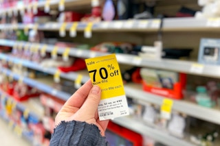 walgreens christmas holiday clearance 70 off em jan 20221734 1641587348 1641587348